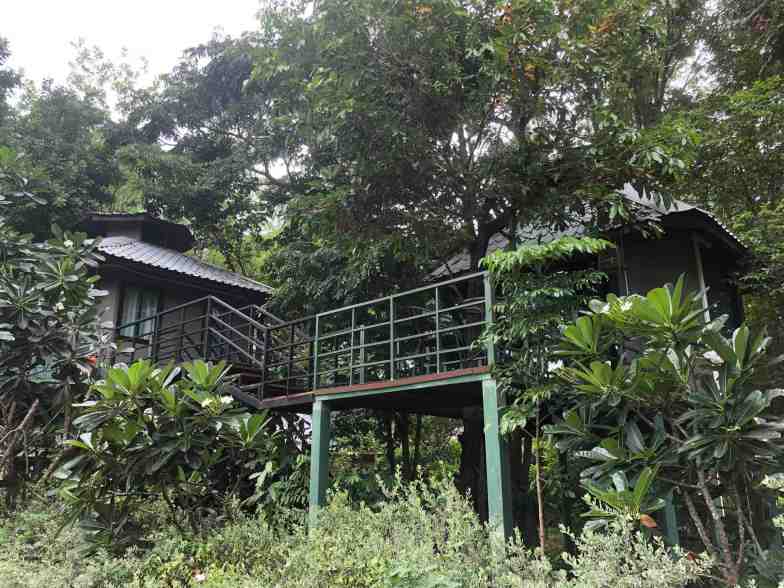 JungJa hut Treehouse en el río Kwai