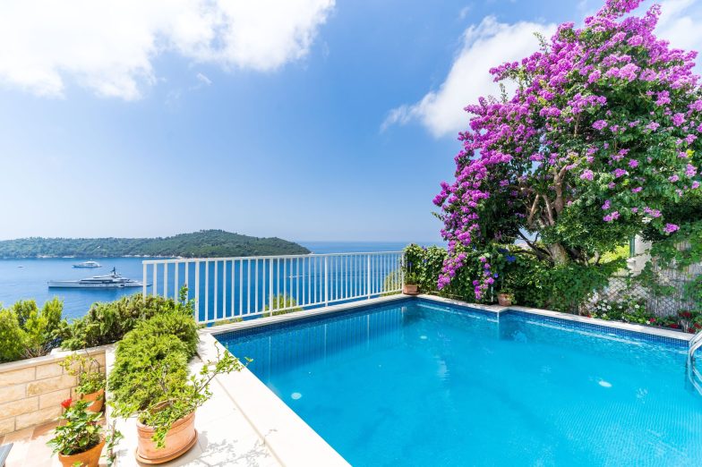 Villa Adrian - Villa de 6 dormitorios con piscina y vistas al mar