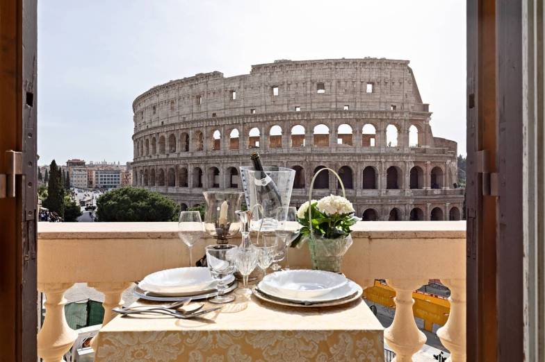 Ver el Coliseo desde el jacuzzi - Roma, Italia