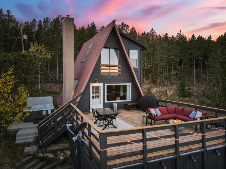 Cedar Mountain Lodge con bañera de hidromasaje, vistas y vida salvaje - Evergreen