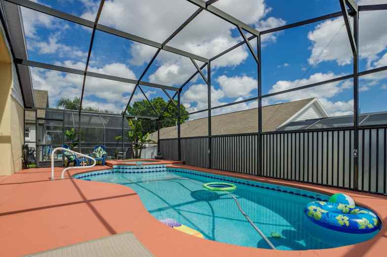 Casa de vacaciones de 5 dormitorios con piscina privada, capacidad para 10