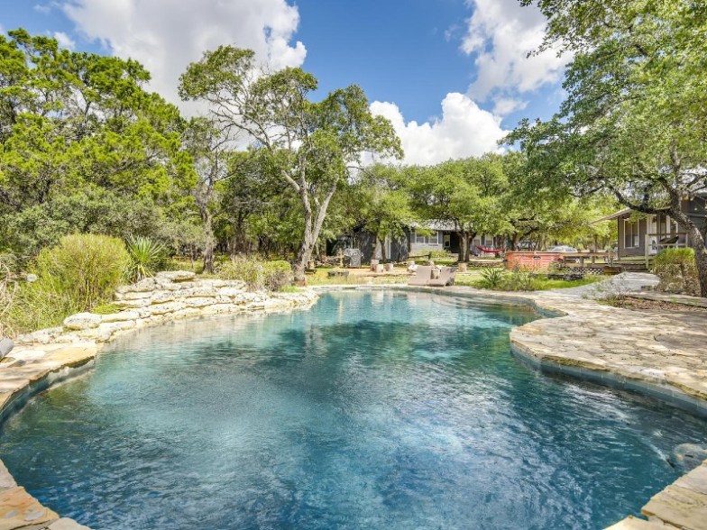 Tiny Home Retreat con piscina, huerto, huevos frescos en 85 acres - Austin, Texas