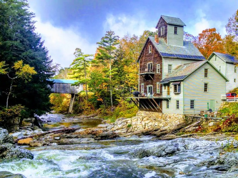 Kingsley Grist Mill, puente cubierto y cascada – Clarendon, Vermont